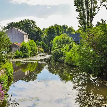 La Maison Muguet * Civray (Vienne)
